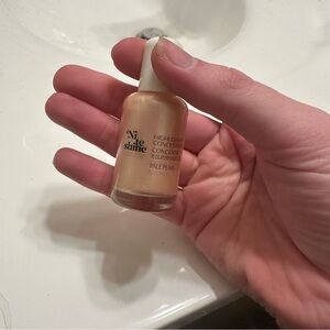 Glossier Play Nite Shine in Pale Pearl